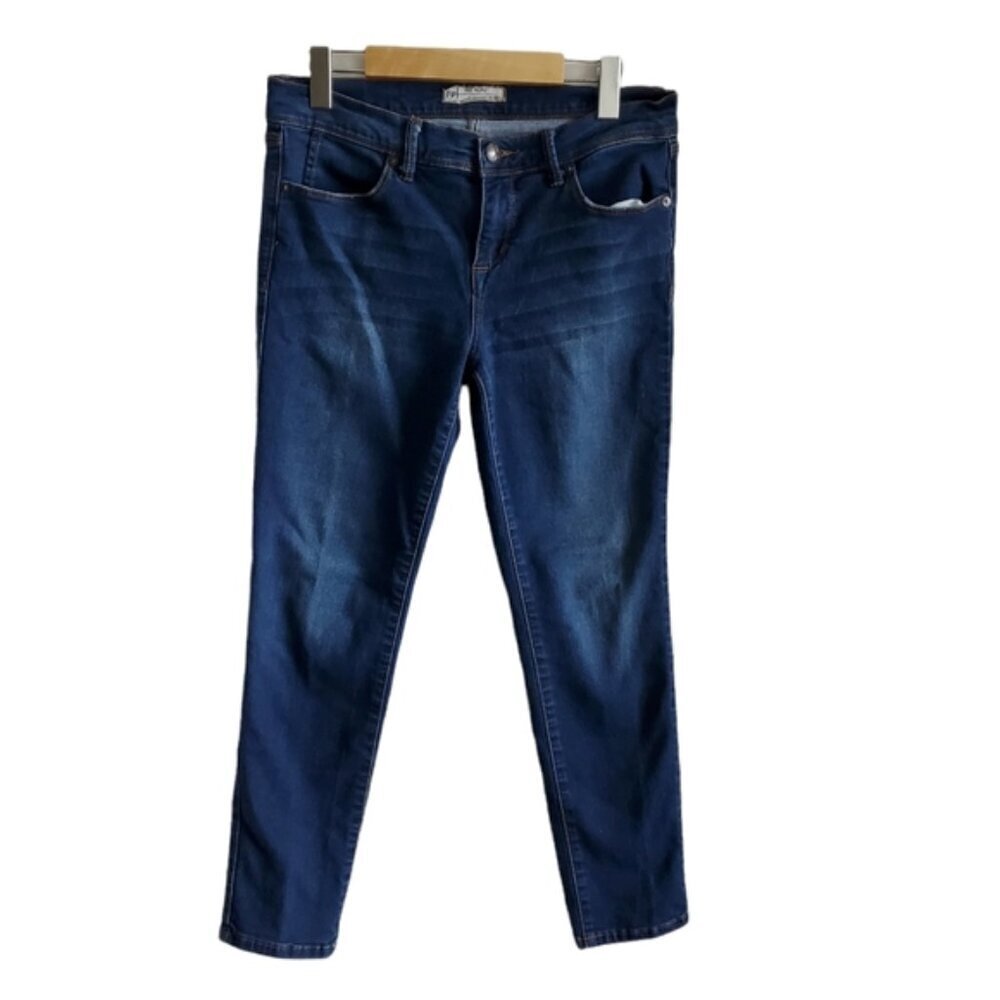 Free People Blue Cropped Jeans Size 29
